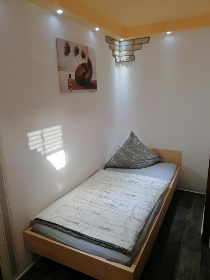 Tinas Ferienwohnung Hohendodeleben Exterior foto